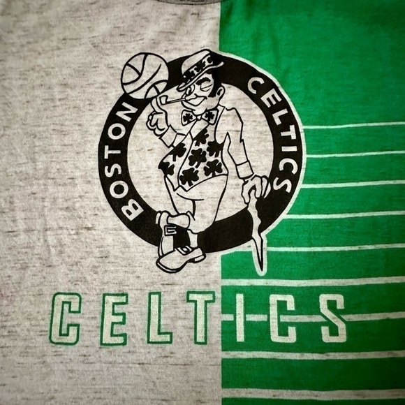 Women’s NBA Green &  Gray Boston Celtics Short Sleeve Shirt - Size L - NWOT - Picture 3 of 4